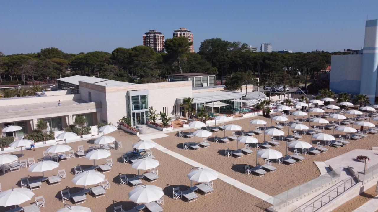 Riviera Resort Hotel Lignano Sabbiadoro Esterno foto